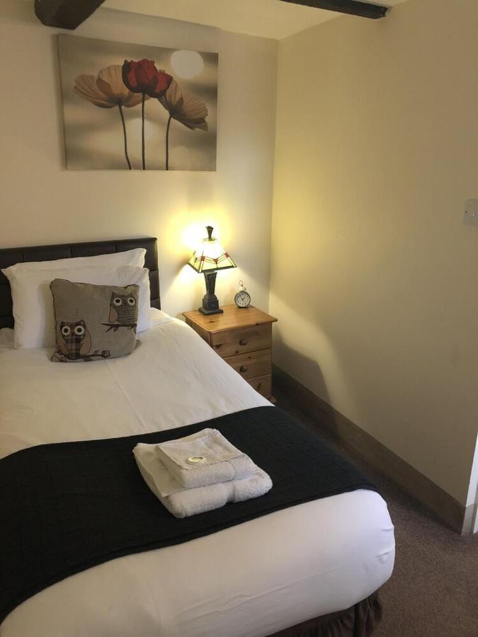 White Lion Hotel Pont Yates Esterno foto