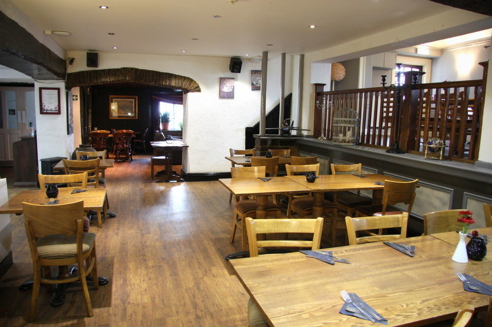 White Lion Hotel Pont Yates Esterno foto