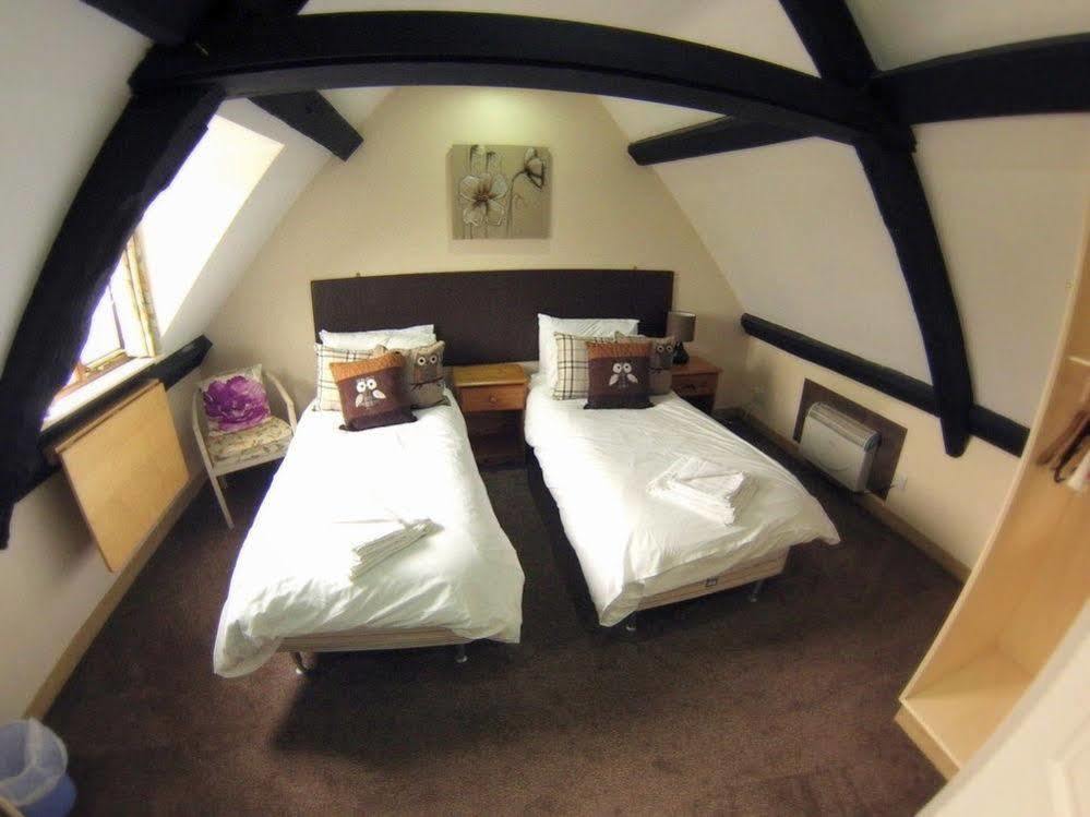 White Lion Hotel Pont Yates Esterno foto