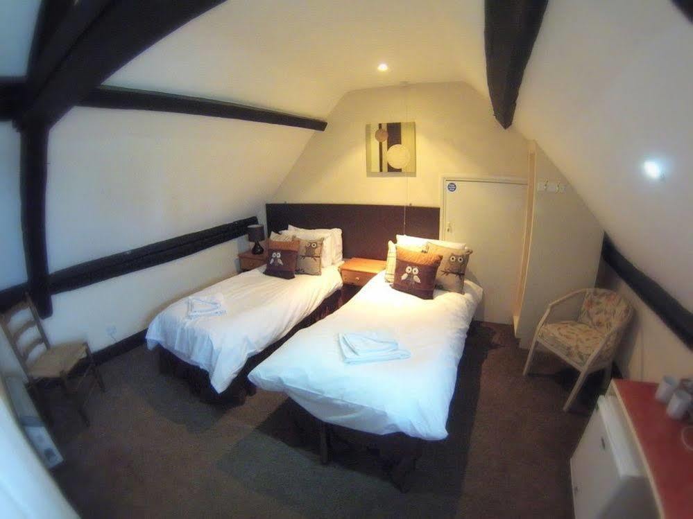 White Lion Hotel Pont Yates Esterno foto