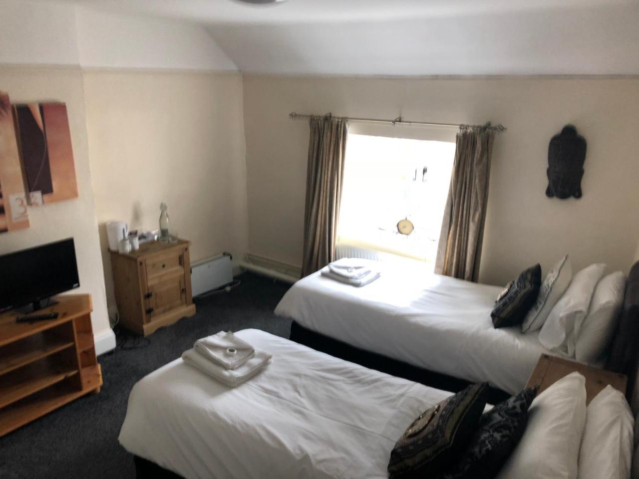White Lion Hotel Pont Yates Esterno foto