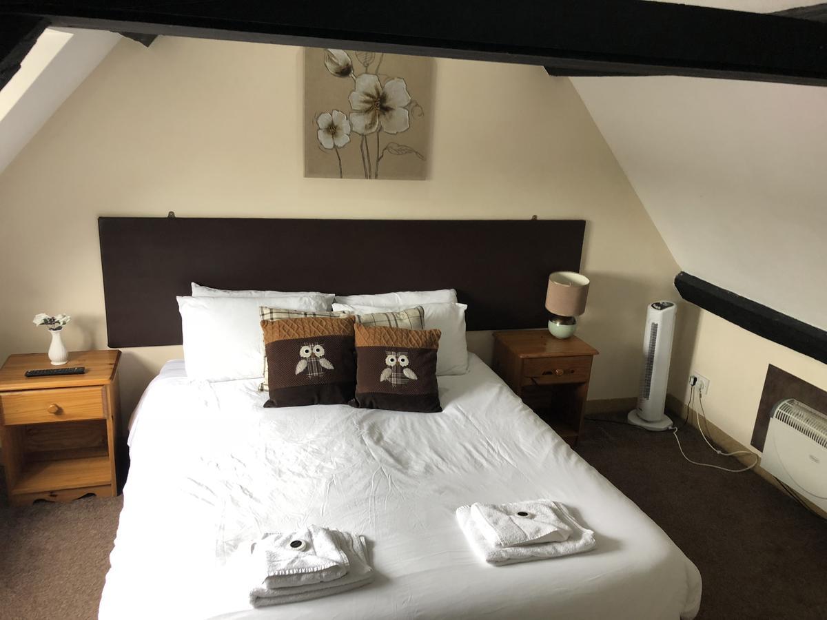 White Lion Hotel Pont Yates Esterno foto